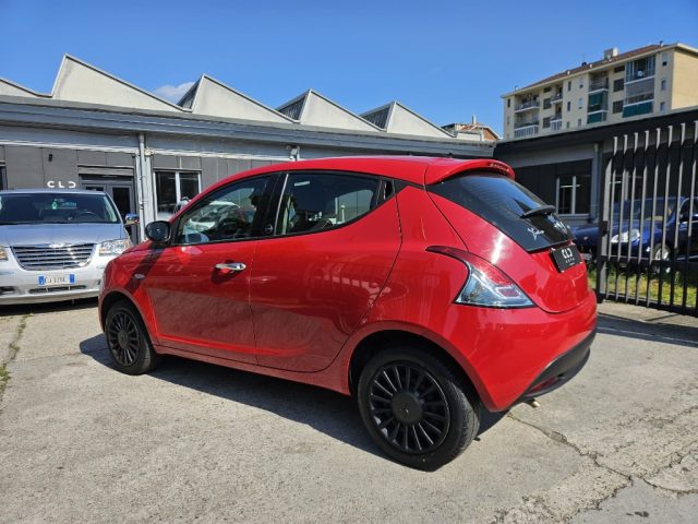 Lancia Ypsilon 1.0 FireFly 5 porte S&S Hybrid Ecochic, del 2021, 98.054 km, in vendita a Torino (TO)