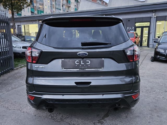 Ford Kuga 2.0 TDCI 120 CV S&S 2WD Powershift ST-Line, del 2019, 209.527 km, in vendita a Torino (TO)