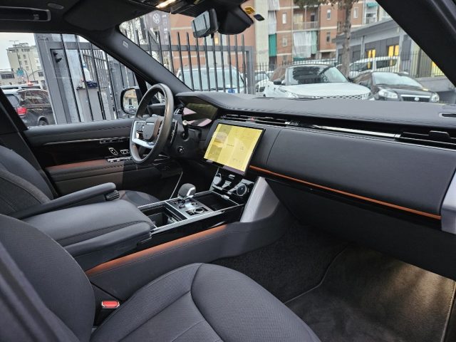Land Rover Range Rover 4.4 V8, del 2023, 110.000 km, in vendita a Torino (TO)