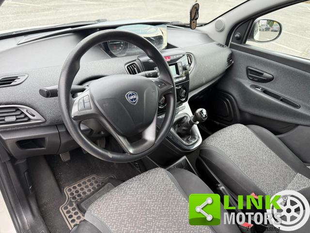 Lancia Ypsilon elefantino blu - foto 2 di 4