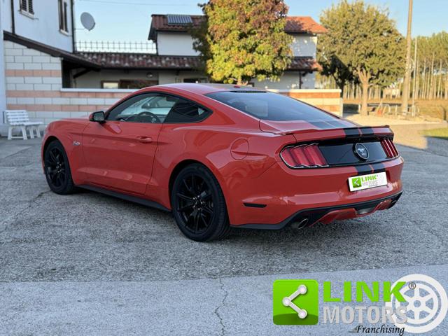 Ford Mustang Gt coupé - foto 3 di 4