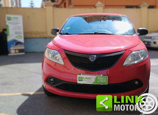 Lancia Ypsilon 1.2 69 CV 5 porte S&S Platinum - foto 3 di 4