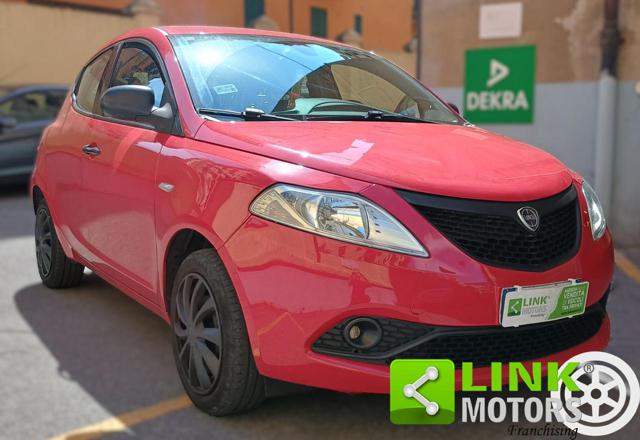 Lancia Ypsilon 1.2 69 CV 5 porte S&S Platinum - foto 2 di 4