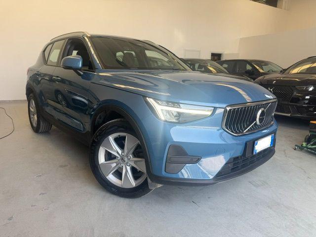Volvo XC40 B3 automatico Core, del 2024, 132.000 km, in vendita a Bellusco (MB)