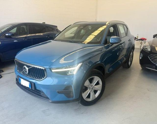 Volvo XC40 B3 automatico Core, del 2024, 132.000 km, in vendita a Bellusco (MB)