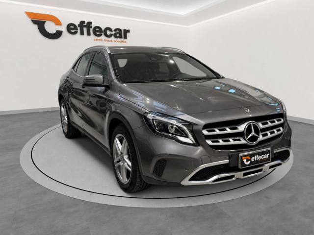 Mercedes-Benz GLA 200 d Automatic 4Matic Business - foto 3 di 4