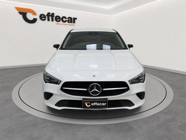 Mercedes-Benz CLA 200 Automatic Shooting Brake Sport - foto 2 di 4