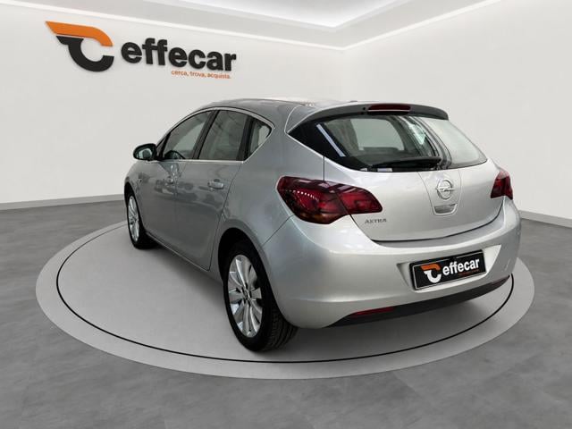 Opel Astra 1.6 16V VVT 5 porte Cosmo - foto 4 di 14
