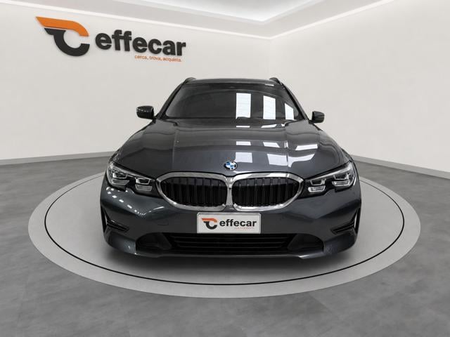BMW 320 d 48V Business Adv. Touring - foto 2 di 4