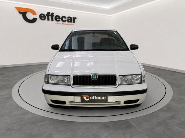 Skoda Octavia 1.6/75 CV cat GLX - foto 2 di 4