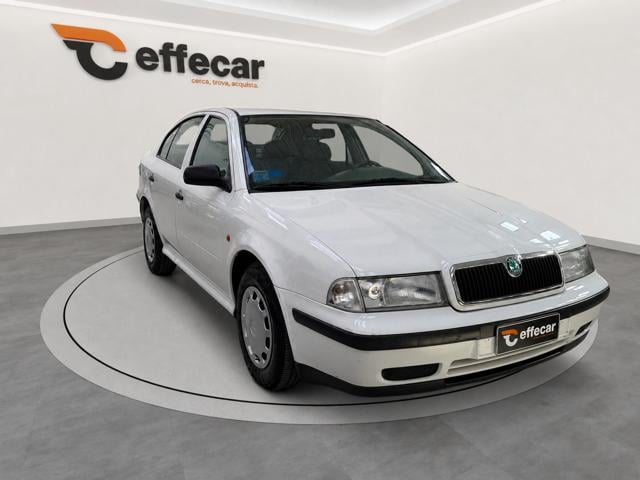 Skoda Octavia 1.6/75 CV cat GLX - foto 3 di 4