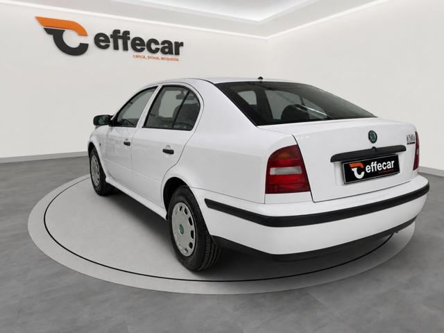 Skoda Octavia 1.6/75 CV cat GLX - foto 4 di 4