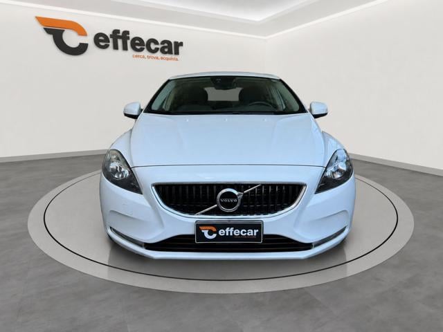 Volvo V40 D2 Kinetic - foto 2 di 4
