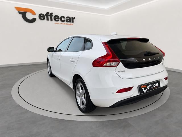 Volvo V40 D2 Kinetic - foto 4 di 4