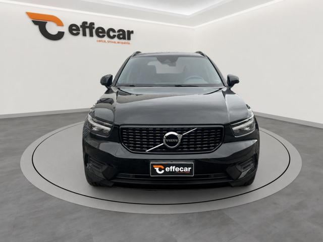 Volvo XC40 T5 Recharge Plug-in Hybrid R-design - foto 2 di 4