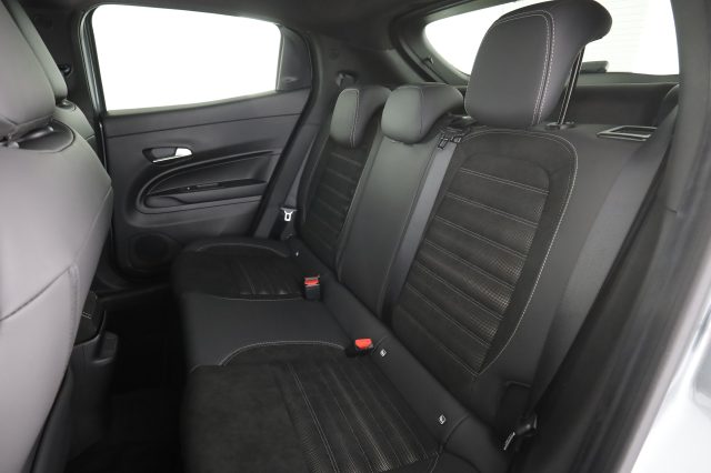 Alfa Romeo Junior Junior 1.2 145 CV Hybrid eDCT6 Edizione Milano Cor - foto 3 di 4