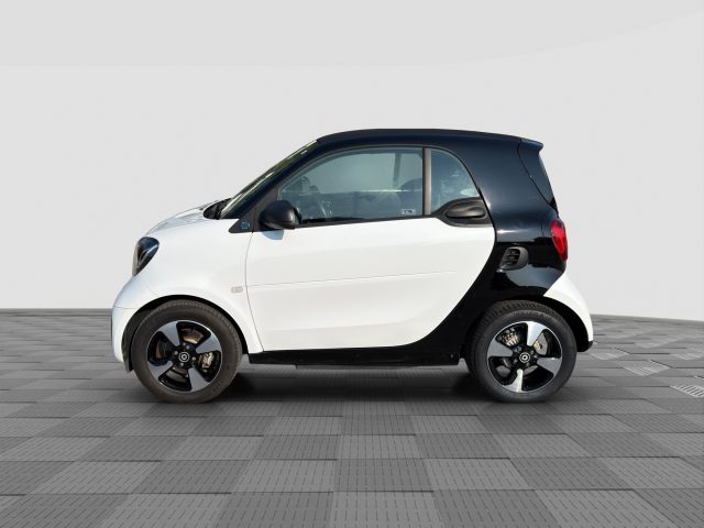 smart forTwo fortwo EQ passion - foto 2 di 4