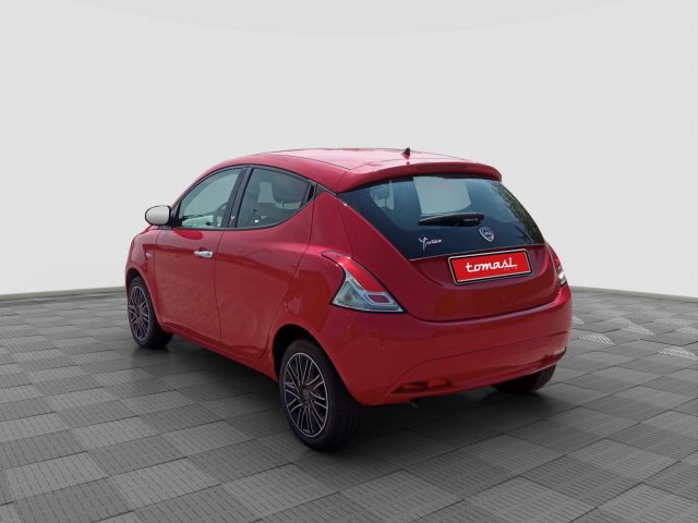 Lancia Ypsilon Ypsilon 1.2 69 CV 5 porte Silver - foto 3 di 4