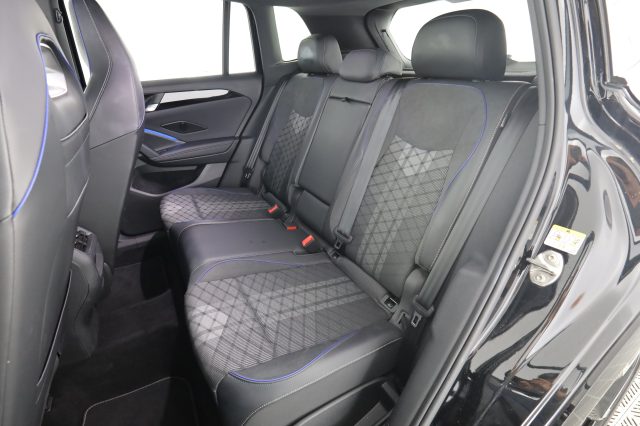 Volkswagen Tiguan 3ª serie 2.0 TDI 150 CV DSG R-Line - foto 3 di 4