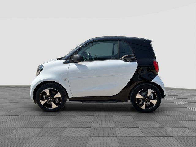 smart forTwo fortwo EQ passion - foto 2 di 4