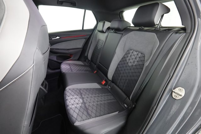 Volkswagen Golf Golf 1.5 eTSI 150 CV EVO ACT DSG R-Line - foto 3 di 4