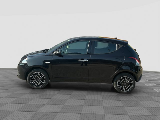 Lancia Ypsilon Ypsilon 1.0 FireFly 5 porte S&S Hybrid Gold - foto 2 di 4