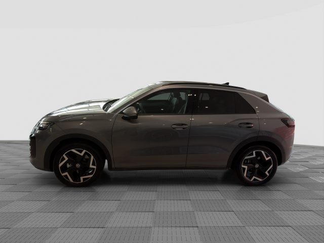 Volkswagen T-Roc 2ª serie 1.5 eTSI ACT 150 CV DSG R-Line - foto 2 di 4