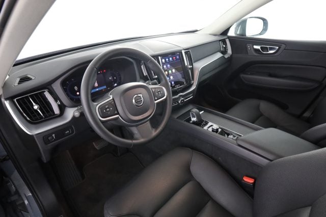 Volvo XC60 XC60 B4 (d) Geartronic Momentum usato a MILANO