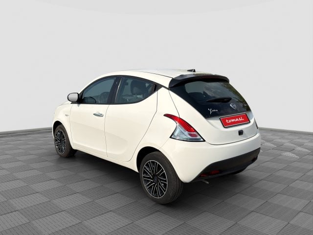 Lancia Ypsilon Ypsilon 1.0 FireFly 5 porte S&S Hybrid Gold - foto 3 di 4