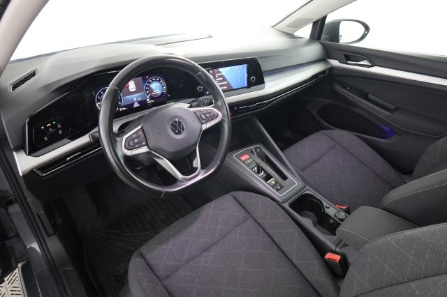 Volkswagen Golf Golf 1.0 eTSI EVO DSG Life usato a MILANO