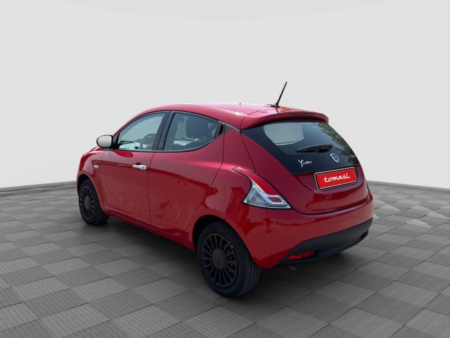 Lancia Ypsilon Ypsilon 1.0 FireFly 5 porte S&S Hybrid Silver - foto 3 di 4