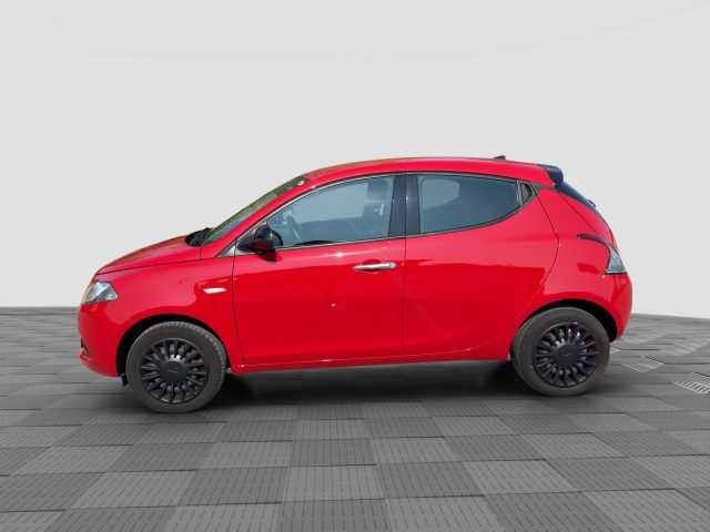 Lancia Ypsilon Ypsilon 1.0 FireFly 5 porte S&S Hybrid Silver - foto 2 di 4