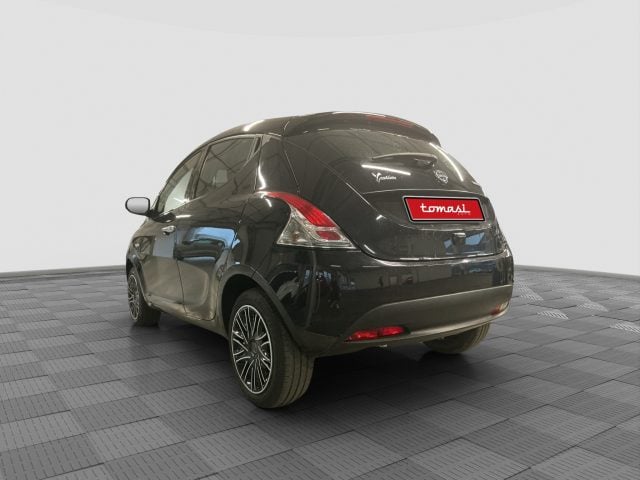 Lancia Ypsilon Ypsilon 1.0 FireFly 5 porte S&S Hybrid Gold - foto 3 di 4