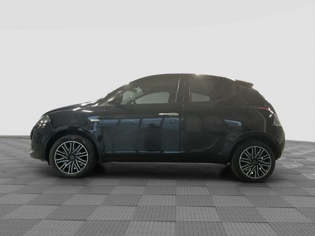 Lancia Ypsilon Ypsilon 1.0 FireFly 5 porte S&S Hybrid Gold - foto 2 di 4