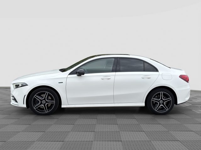 Mercedes-Benz A 180 A 250 e EQ-POWER Automatic PREMIUM - foto 2 di 18