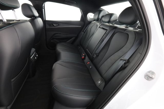 BYD Seal 6 DM-i DM-i 1.5 184 CV PHEV Boost - foto 3 di 4