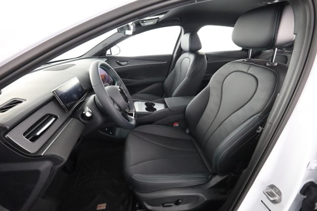 BYD Seal 6 DM-i DM-i 1.5 184 CV PHEV Boost - foto 2 di 4