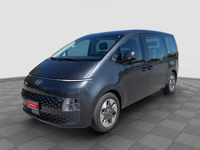 Hyundai STARIA Staria 2.2 AT AWD 9 posti Wagon, del 2024, 49.947 km, in vendita a Milano (MI)