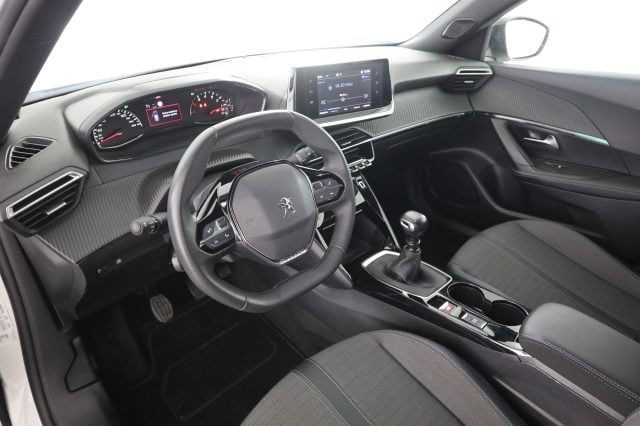 Peugeot 2008 2008 PureTech 100 S&S Allure, del 2023, 70.541 km, in vendita a Milano (MI)