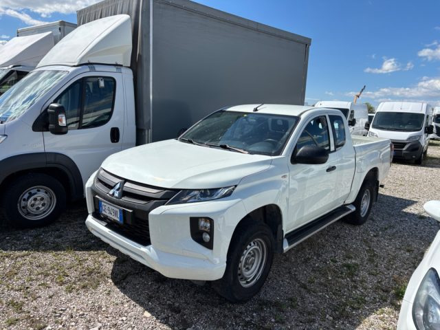 Mitsubishi L200 2.3 D Club Cab 4x4 Easy Select Invite usato a GEMONA DEL FRIULI