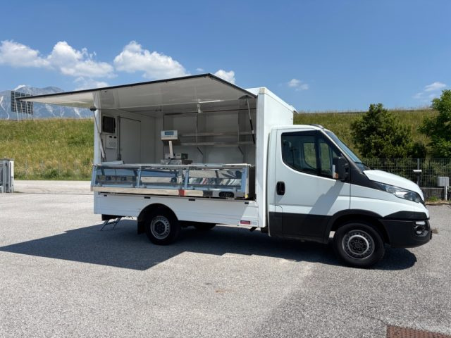 Iveco Daily 33S12 2.3 HPT PM Cabinato usato a GEMONA DEL FRIULI