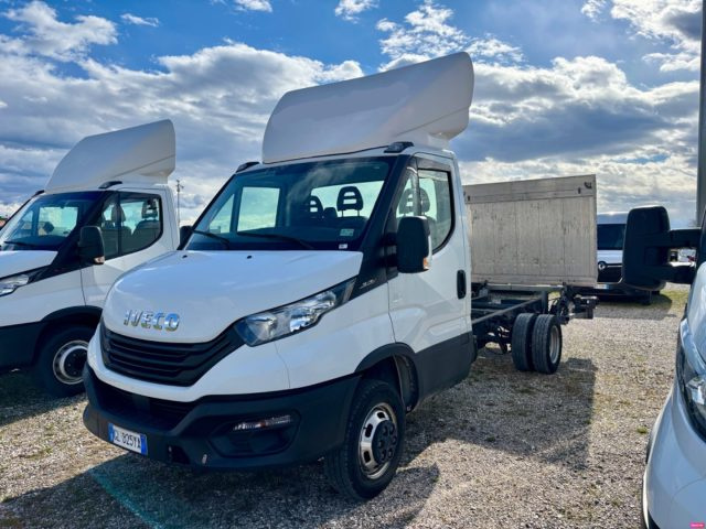 Iveco Daily 35C16 2.3 TELAIO CON SPONDA usato a GEMONA DEL FRIULI