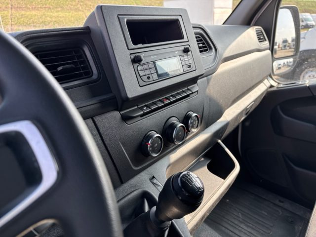 Renault Master T35 2.3 dCi 135 PM-TM Furgone, del 2023, 106.461 km, in vendita a Gemona Del Friuli (UD)