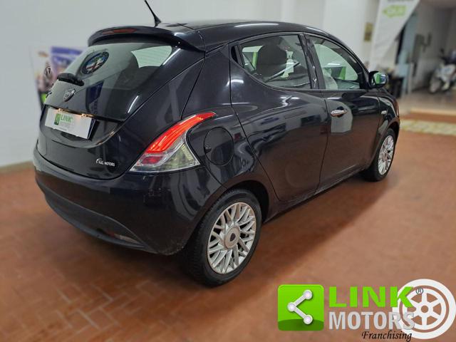 Lancia Ypsilon 1.2 69 CV 5 porte Platinum - foto 3 di 4