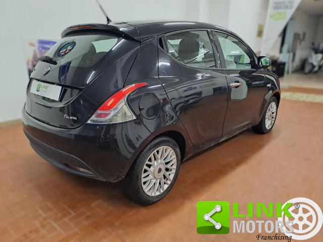 Lancia Ypsilon 1.2 69 CV 5 porte Platinum, del 2014, 111.900 km, in vendita a Ancona (AN)