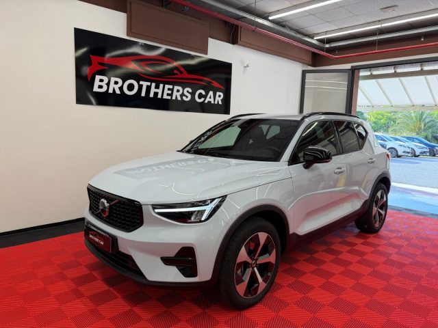 Volvo XC40 B3 automatico PLUS DARK usato a ALBISOLA SUPERIORE