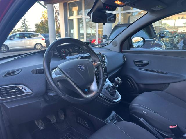 Lancia Ypsilon 1.0 FireFly 5 porte S&S Hybrid Ecochic Silver - foto 4 di 4