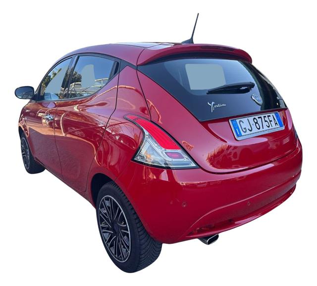Lancia Ypsilon 1.0 FireFly 5 porte S&S Hybrid Ecochic Silver - foto 2 di 4