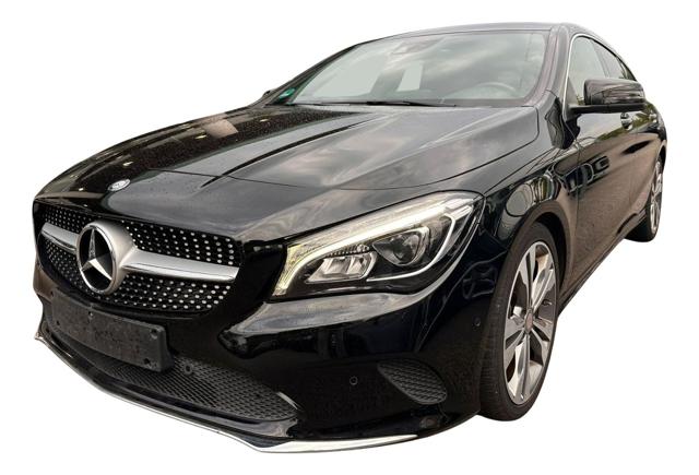 Mercedes-Benz CLA 200 S.W. Premium Automatica - foto 2 di 4