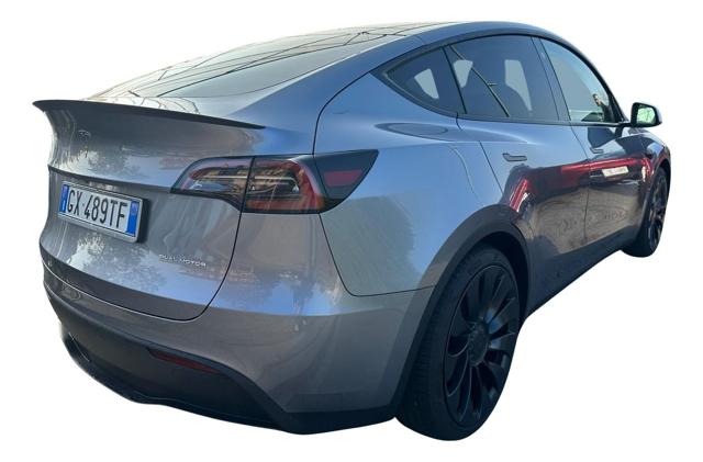 Tesla Model Y Long Range AWD Performance - foto 3 di 4
